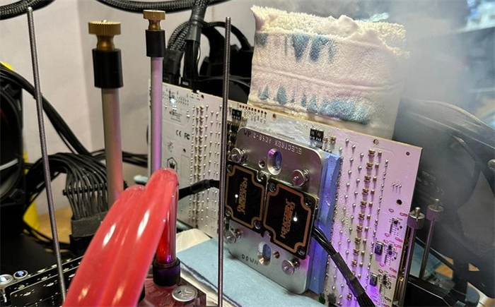 影驰RTX 4090 HOF显卡超频测试-1.jpg