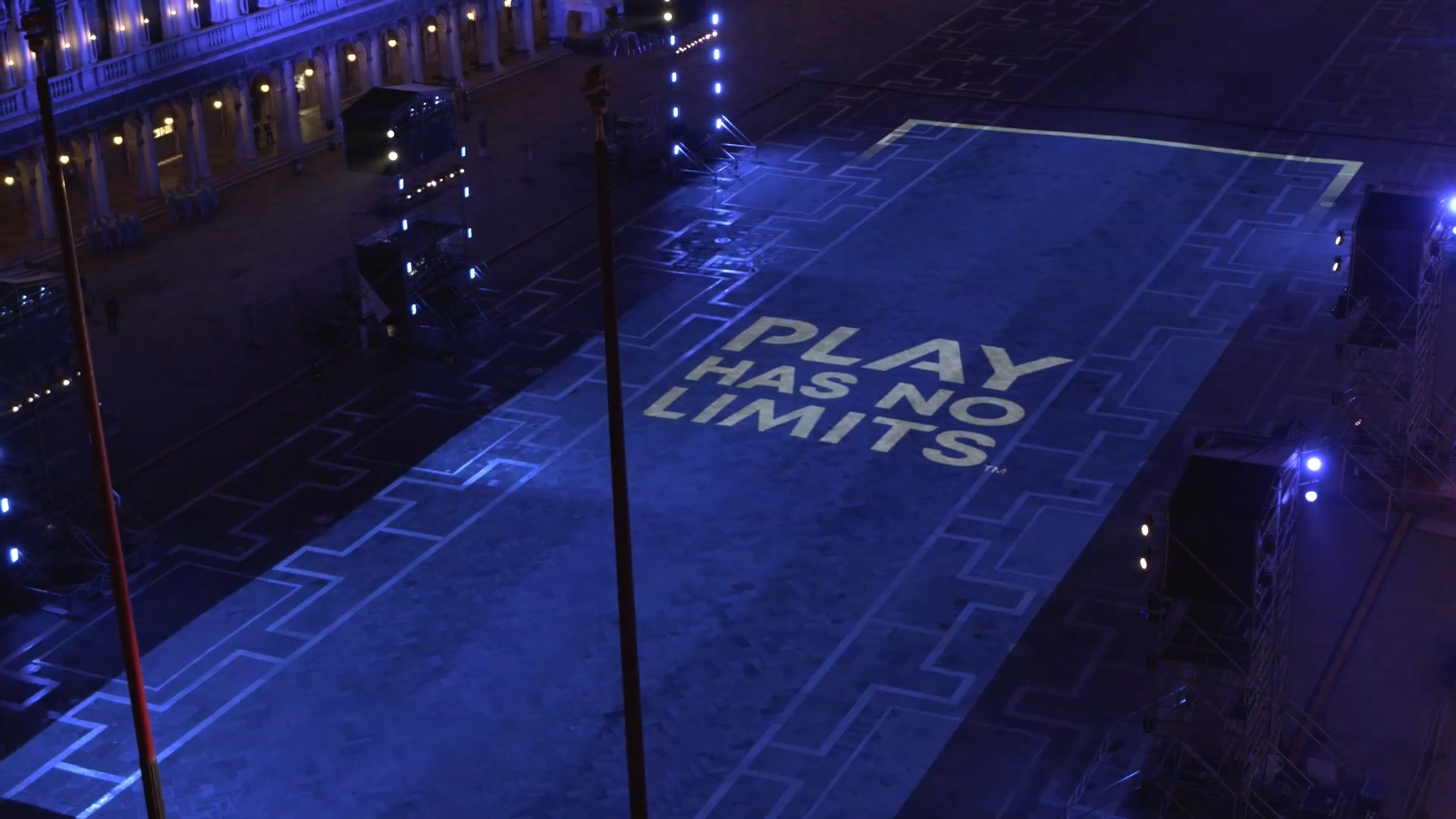 索尼在圣马可广场举办灯光秀