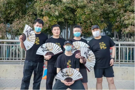 1000天了，他们还在玩2270.png