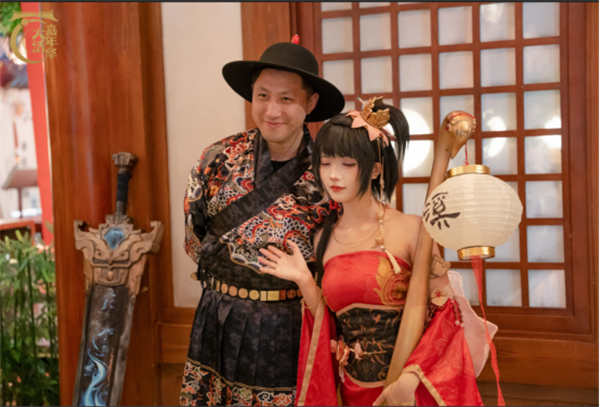 【FINAL-8月10日速递】大话嘉年华首日霸榜长安热搜！何大雷带大家一探究竟！1408.jpg