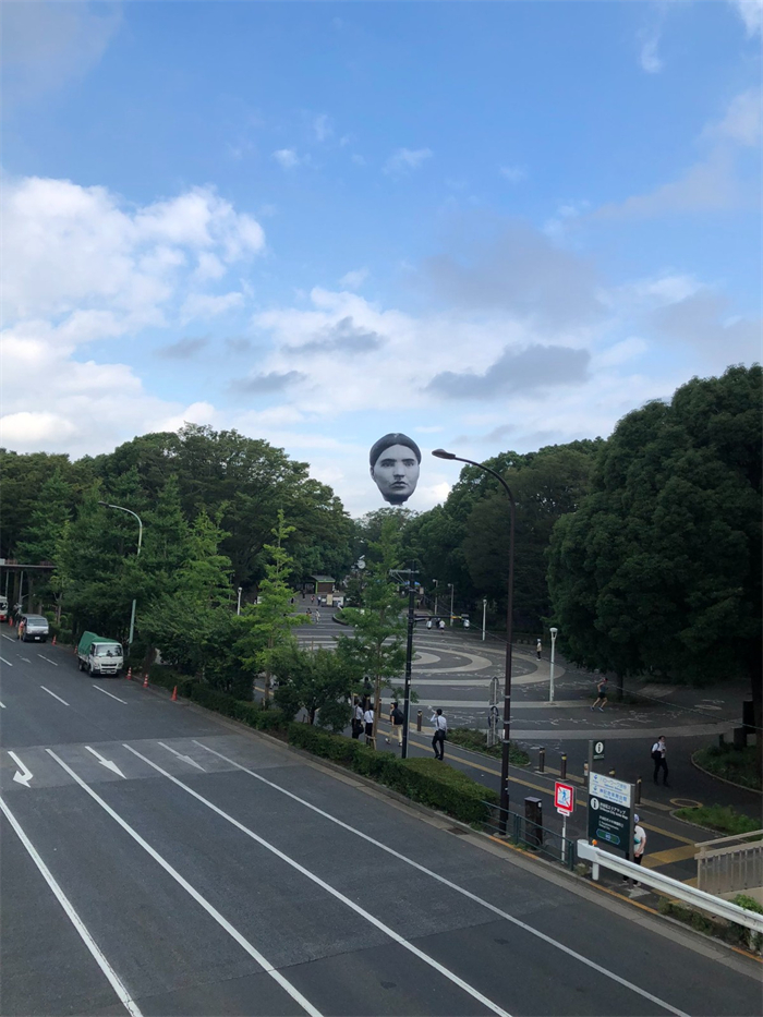 日本奥运赛场上空出现巨大人脸-3.jpg