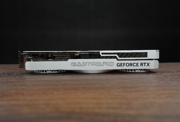 冉冉新星！耕升GeForce RTX 4060 Ti星极皓月OC+DLSS 3助力1080P光追极致体验！