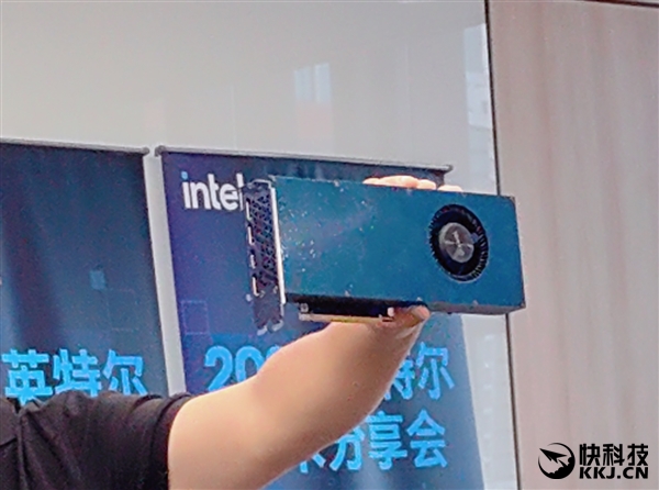 Intel Arc锐炫显卡雄起！DX11游戏流畅性飙升最多45％