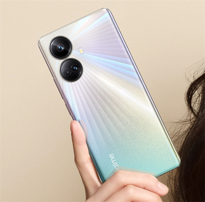 realme 真我 10 Pro+ 手机亮相-2.jpg
