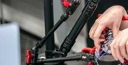 日本罕见病瘫痪玩家众筹费用参战EVO 仅能靠下巴操作