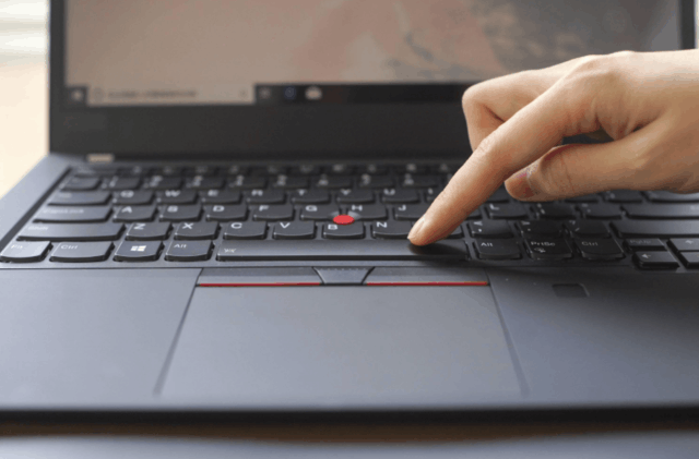 为什么这么多年ThinkPad笔记本上面还有小红点？