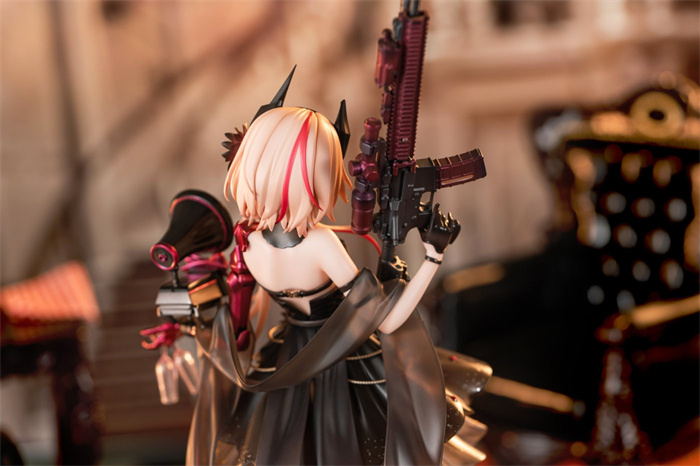 潮趣：《少女前线》M4 SOPMOD Ⅱ 酒席的扫荡者Ver.1/7手办  狗子真好看！