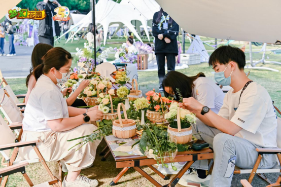 9-25-《梦幻花园》五周年露营嘉年华 花园星梦官Nene郑乃馨《明天见》温暖首唱488.png