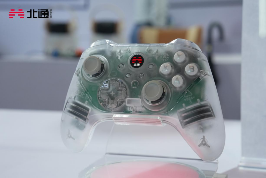 星闪技术游戏手柄曝光 北通携星闪手柄参加2023世界VR产业大会411.png