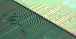 显卡为啥被老黄越卖越贵：摩尔定律已死在了28nm！