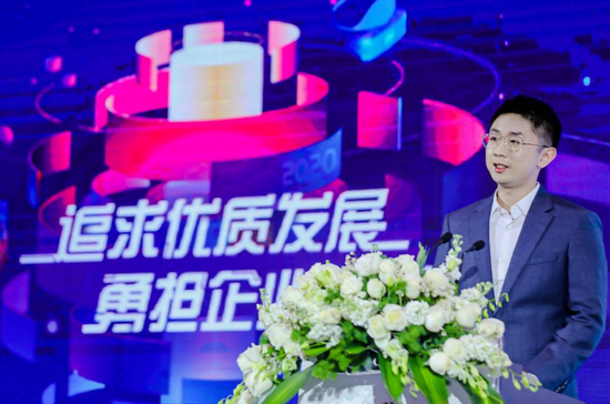 鹰角网络首席执行官 黄一峰