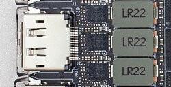 RTX5090太残暴！16颗GDDR7密密麻麻 前所未有三层PCB