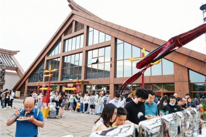 图5：历届征途嘉年华现场.jpg