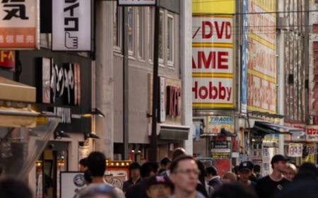 秋叶原电脑店被中国玩家挤爆 400人排队抢英伟达显卡
