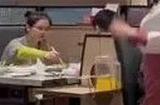 顾客吐槽去海底捞看到科目三很不适：为什么会火？
