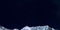 《星空》Steam在线峰值超24万：玩家骂归骂玩归玩