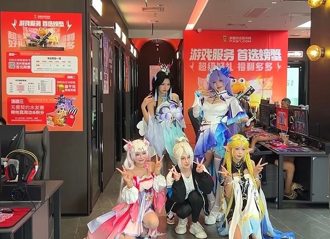 Coser网吧跳螃蟹舞.png