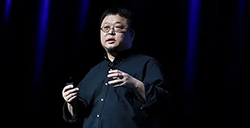 搞VR：罗永浩AR公司完成天使轮融资  投后估值15亿元